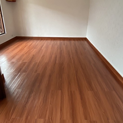 Lantai vinyl Lvt 